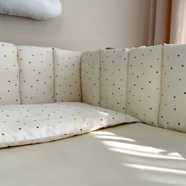 Ložní povlečení Gekko Tiny Love. 120*60 cm. Srdíčka na běžovém